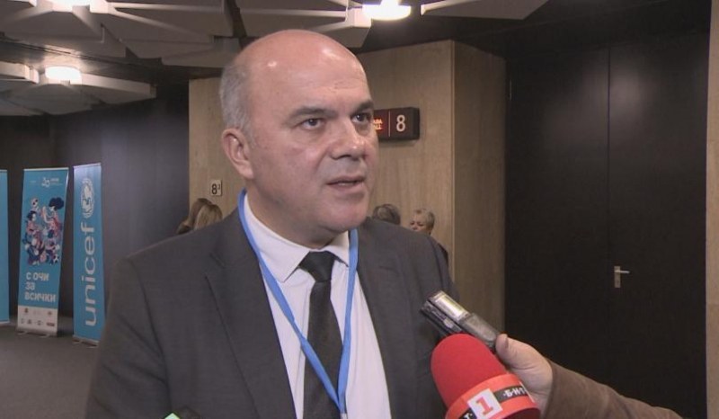 Нова абсурдна идея: Работодателите да плащат не повече от 15 дни болнични в годината