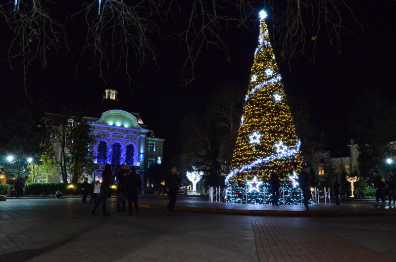 Преобразяват Пловдив за Коледа с елха, светлини и ледена пързалка