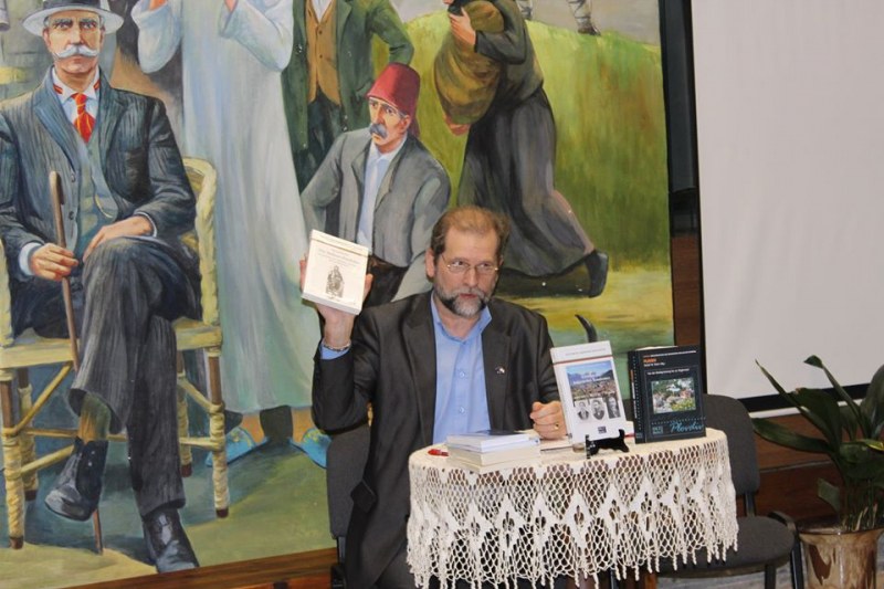 Специален гост дойде в Сопот: Немец, който говори езика ни и издава книги за България