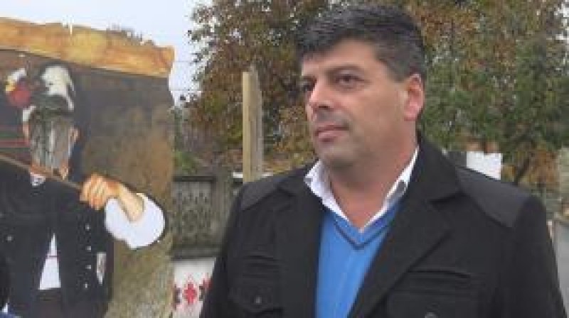 Специален гост дойде в Карловско: Известен писател представи “Записки от селската кръчма“