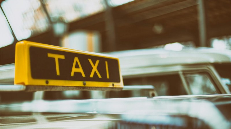 Глобиха солено таксиметров шофьор в Пловдив, карал без да притежава лиценз
