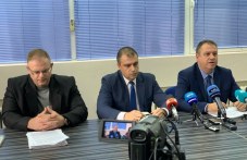 plovdiski-psihiatar-vleze-megashema-715.jpg