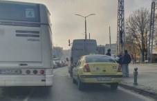 taksi-i-bus-se-udari-krai-chifte-bania-131.jpg