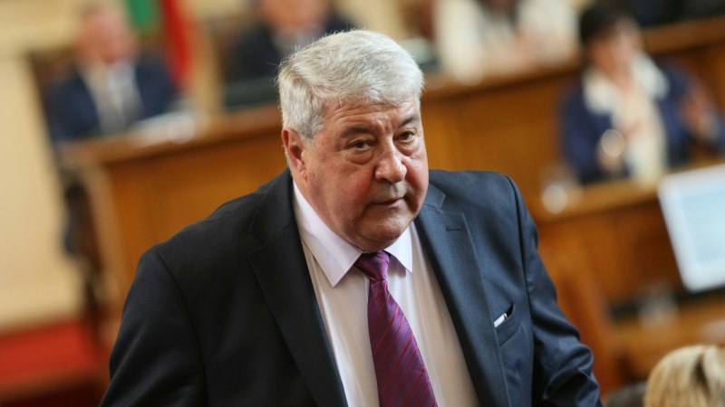 Парламентът наказа с порицание пловдивския депутат Спас Гърневски