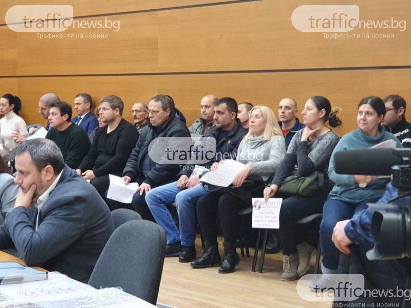 Жители на Кючука протестират в Общинския съвет