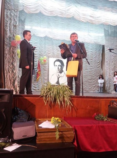 Новият кмет на Брезово беше скъп гост на гимназията в града, донесе ценен дар