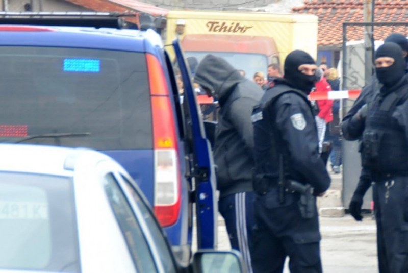 Полицията погна роми - лихвари в Карловско, арестуван е тарторът