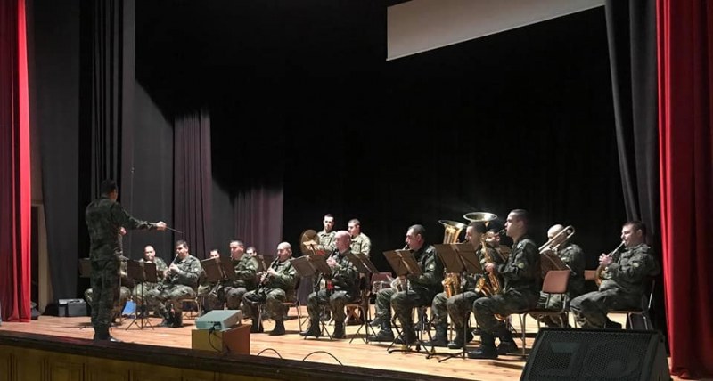 Оркестърът на Карловската бригада поздрави с концерт Военната академия в София
