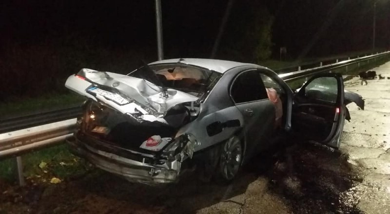 Тежка катастрофа на един от изходите на Пловдив, БМВ посече мантинелата