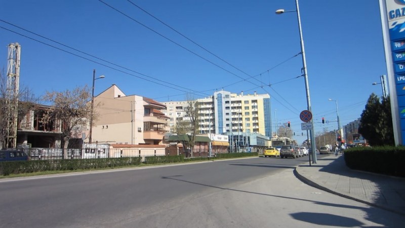 Съкращават продължителността на нощния ремонт по голям булевард в Кючука