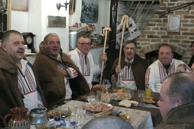 Свинската Коледа - обичай, който и до днес спазват в карловското село Дъбене