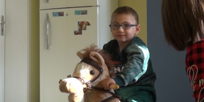 3-годишният Део очаква щастливата си звезда, за да има детство и пълноценен живот