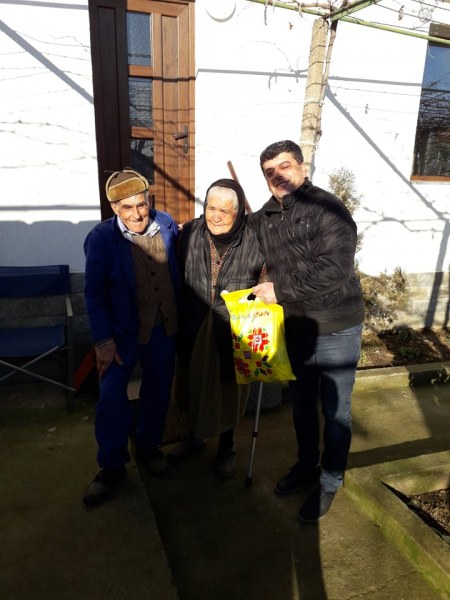 Зарадваха с подаръци най-възрастните хора в карловското село Климент
