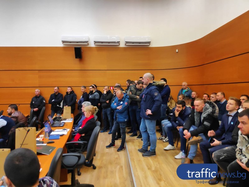 Развалиха концесията на Колежа пред погледите на феновете на Локо Пловдив
