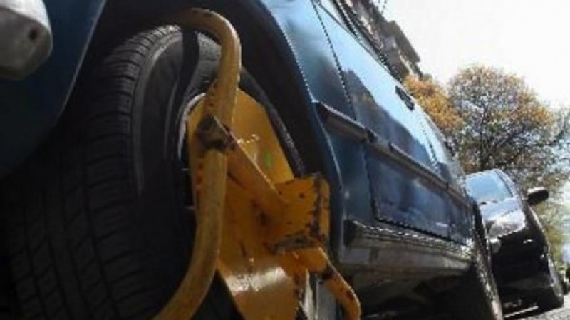 Двама пловдивчани осъдиха Общината заради поставени скоби