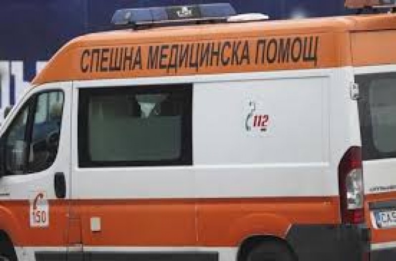 Млада жена е в болница след катастрофа в “Смирненски“