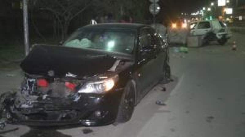 Тежка катастрофа в Карлово помрачи празника, двама души са в болница