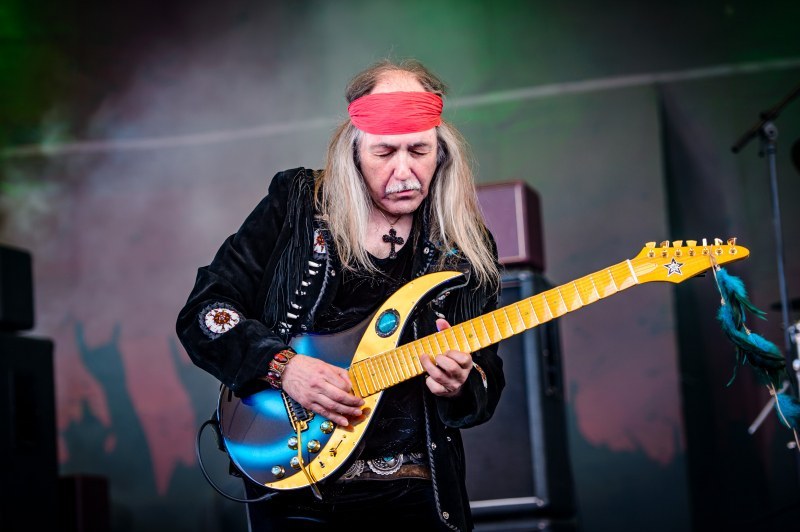 Китарист-легенда на Scorpions свири в Пловдив