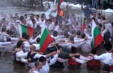 kalofer-zapochna-da-se-gotvi-mazhkoto-172.png