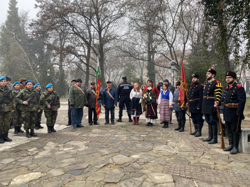 На 16 януари преди 142 години Пловдив осъмнал озарен от свободата и със звън на камбани