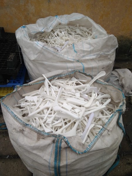 Разкриха незаконен склад за пластмасови отпадъци в Пловдив