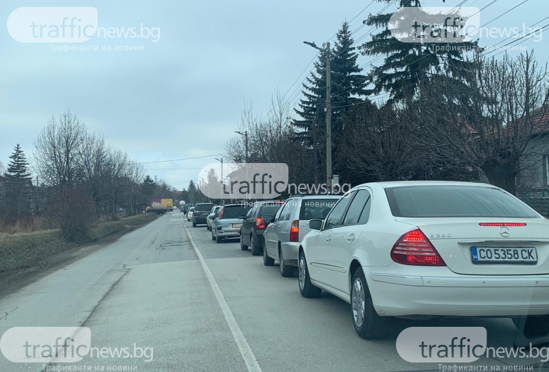 Огромно задръстване от Пловдив към София изнерви водачите, колоната е километрична