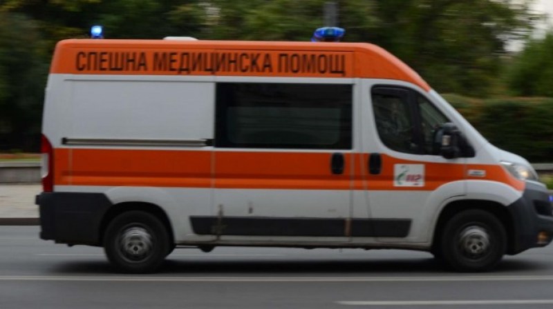 Катастрофа с пешеходец в Асеновград! Младеж е с опасност за живота