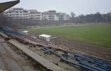 resheno-obnoviavat-chastichno-stadion-933.jpg