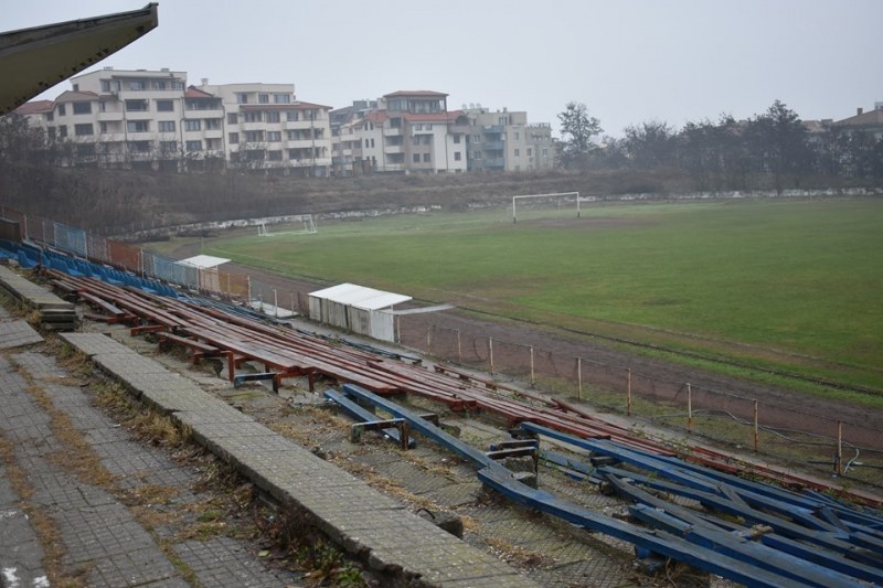 Решено! Обновяват частично стадион “Шипка“ в Асеновград и търсят пари за нов