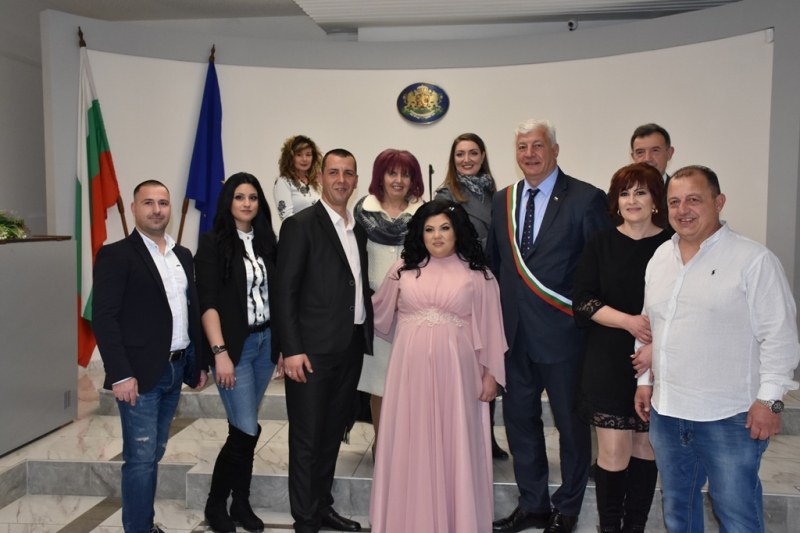 20 двойки в Пловдив сключиха брак на най-желаната дата през февруари