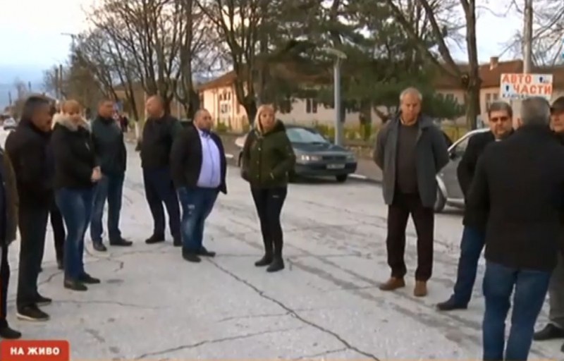 Хората от 7 села в “Родопи“ и Садово скачат на протест заради винетките