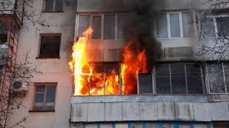 Апартамент пламна в Пловдив заради забравено на котлона ядене