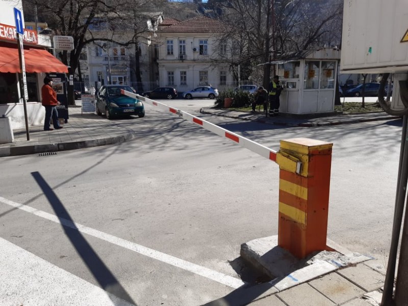Издават пропуски за влизане на коли в пешеходната зона на Асеновград