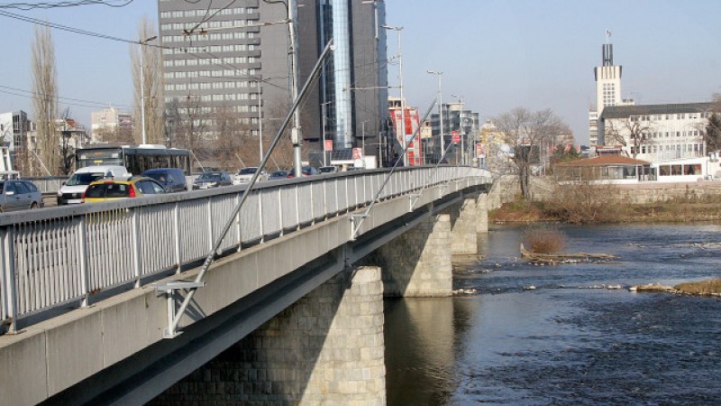 Ограничават от днес движението по натоварен участък в Пловдив заради асфалтиране
