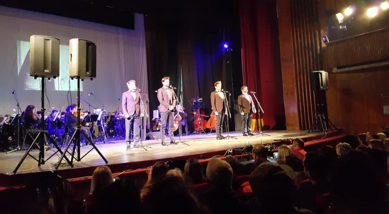 Четири италиански момчета вдигнаха на крака публиката в Карлово