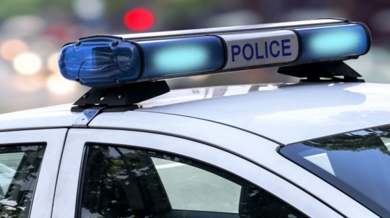 Карловските полицаи спипаха тийнейджър с дрога, хванаха и крадец на кола