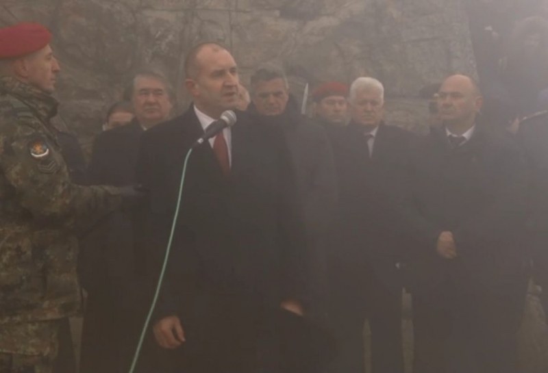 Румен Радев: Благодаря ви, че на 3 март отново сте хиляди на Шипка