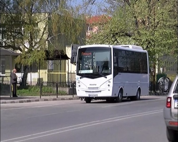 По пет пъти на ден дезинфекцират градските автобуси в Асеновград