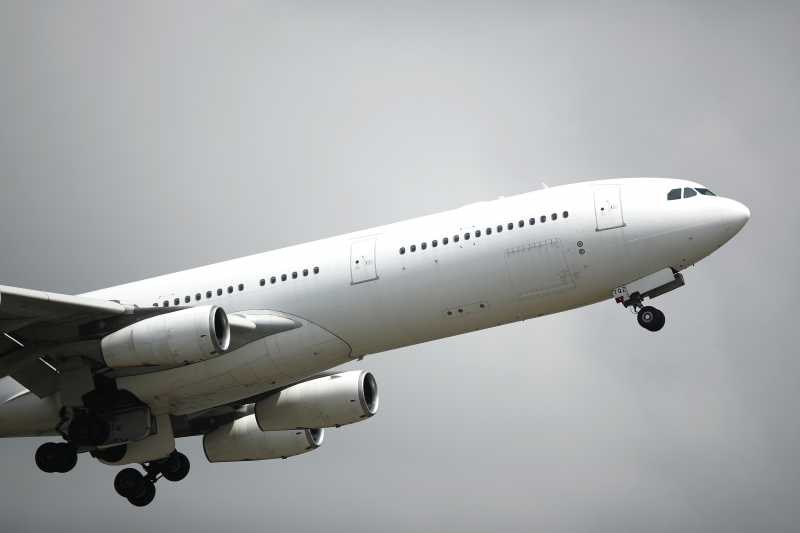 Авиокомпании отказват да връщат пари за отменени полети