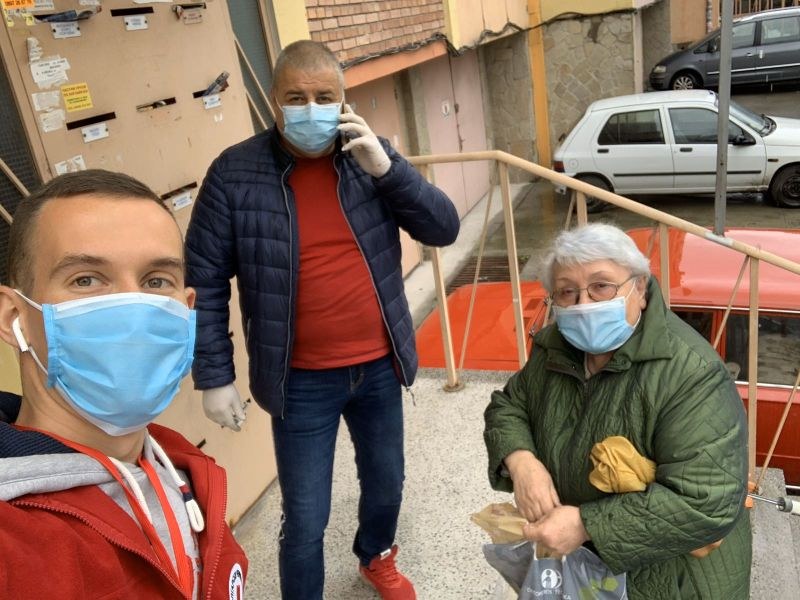 Над 1000 обаждания на горещата линия за коронавируса в Пловдив! Психолог съветва как да се справим с изолацията