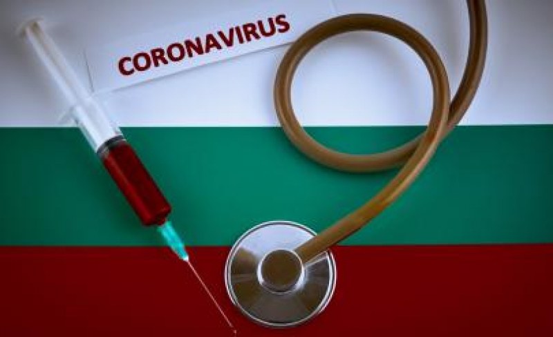 Писател обяснява научно какви са сценариите за развитие на коронавируса в България
