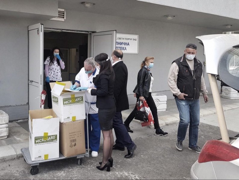 Предпазни облекла се разпределят в болниците в Пловдив, Раковски, Карлово и Първомай