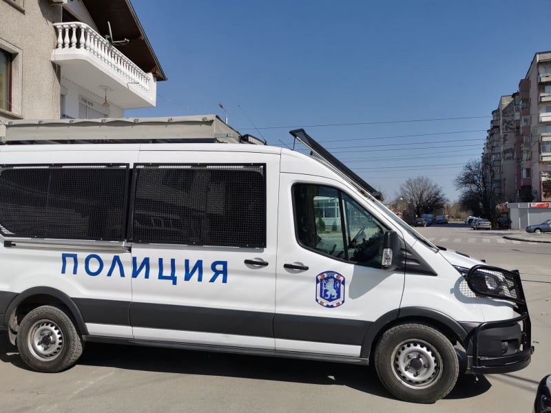 Депо с бонзай разбиха в Столипиново, млада жена е арестувана
