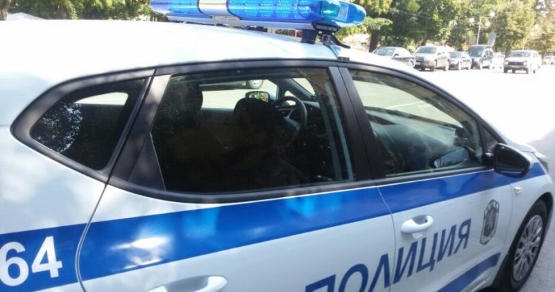 Мъже без маски обидиха и заплашиха полицаи в Пловдив, не им се размина