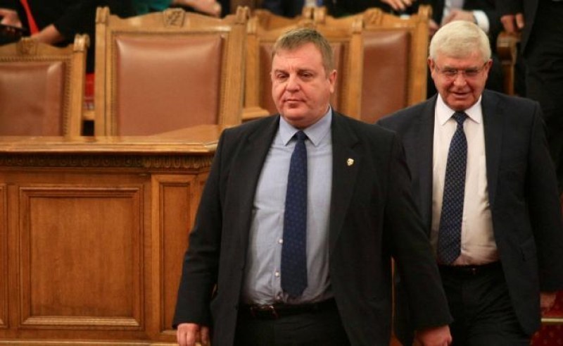 Каракачанов: Държавата не може само да е касиер! Ако фалира туризмът, от къде ще взима пари?