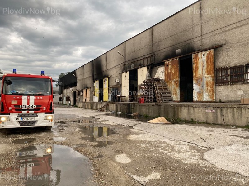 Повишени нива на фини прахови частици в Пловдив след пожара, другите показатели са в норма