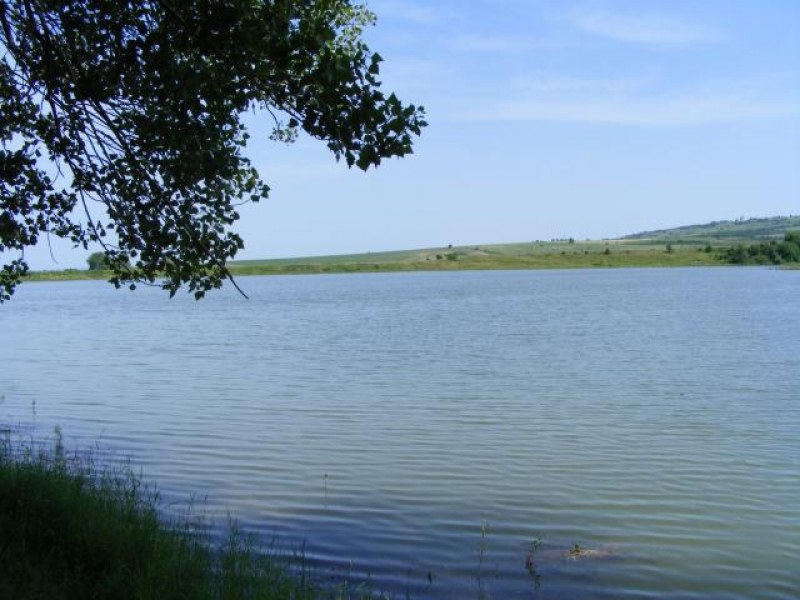 Забраниха къпането и плуването в опасните водоеми край Раковски