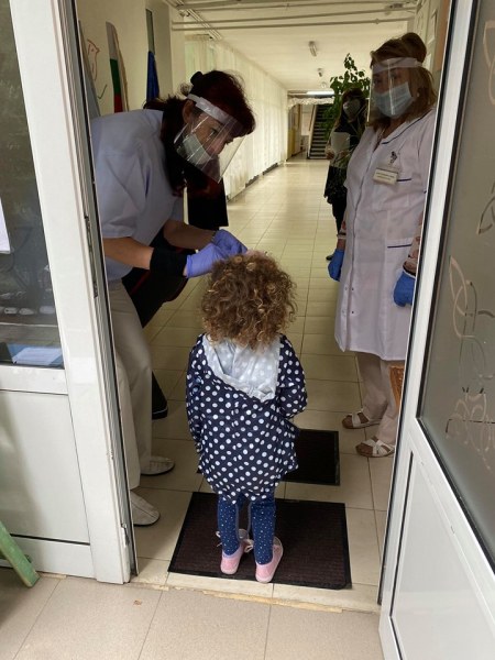 Детските заведения в „Централен“ отвориха днес врати при пълни мерки за безопасност