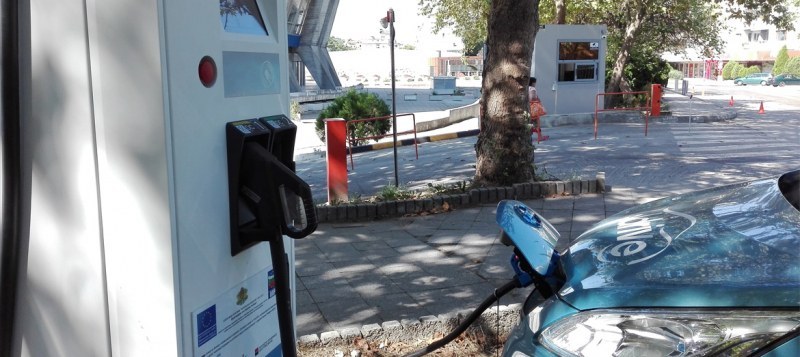 Бързозарядна станция за електромобили вече е инсталирана в Пловдив