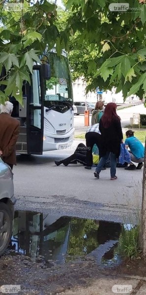 Автобус блъсна възрастен мъж в Пловдив, влачил го няколко метра